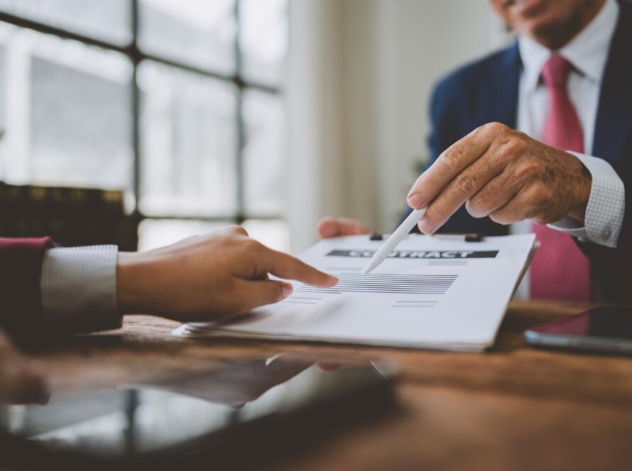 Dreptul nu este doar un instrument de protecție, ci o componentă esențială în construirea unui business solid. Diferența dintre creștere rapidă și durabilitate reală stă, de multe ori, în structura invizibilă care susține deciziile.